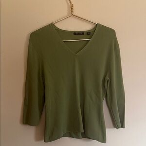 Cyrus Women’s V-Neck Sweater